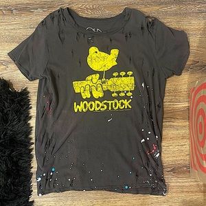 trendy & vintage ripped woodstock tee